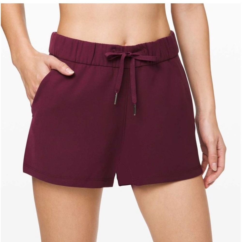 Lululemon On the Fly Short Womens 6 Burgundy Cassis Luxtreme Drawstring